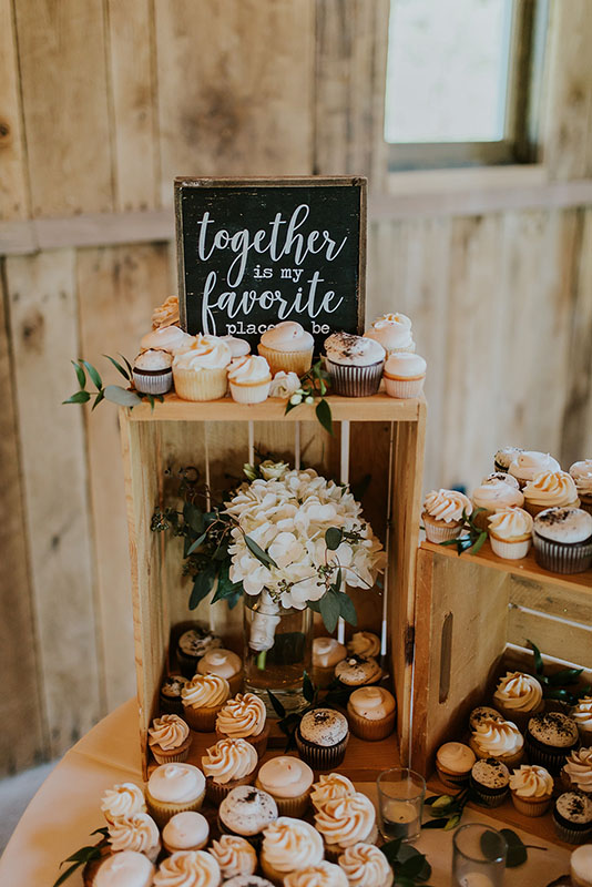 Trevor & Libby Foster Cupcake display bar